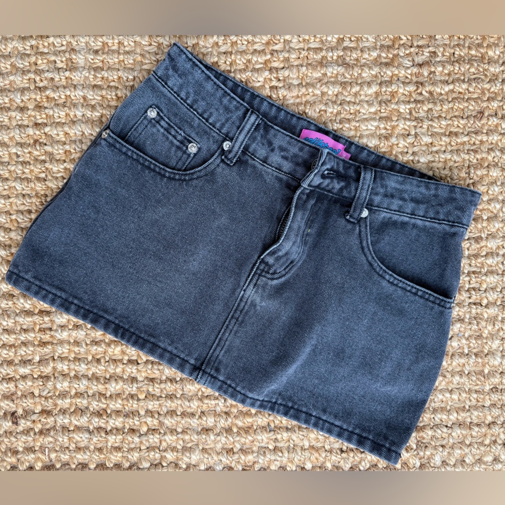 LIKE NEW! Edikted Denim Micro Skiry
